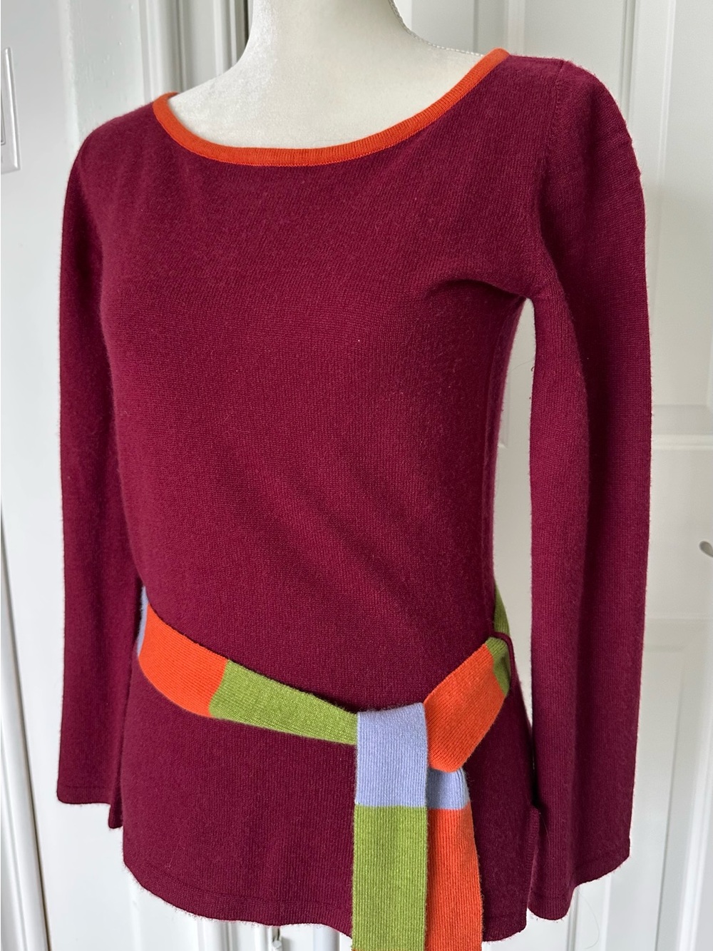 Portolano 100% Cashmere Burgundy Scoop-Neck Sweater with Colorblock Belt